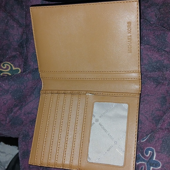 Micheal Kors mens wallet - Picture 2 of 2